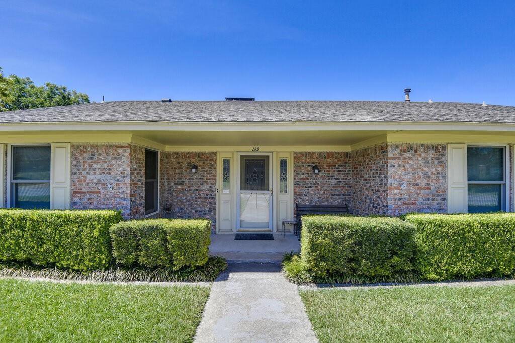 129 Connie Drive, DeSoto, TX 75115
