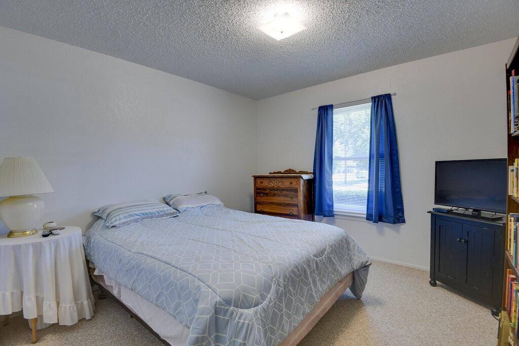 129 Connie Drive, DeSoto, TX 75115