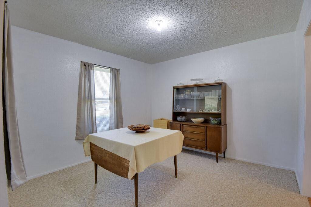 129 Connie Drive, DeSoto, TX 75115