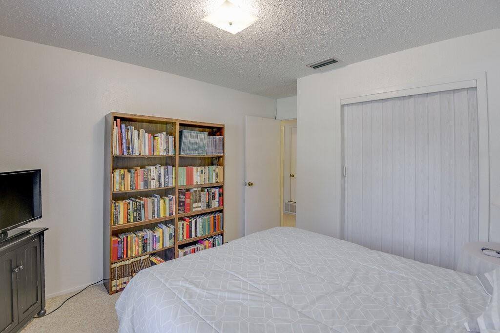 129 Connie Drive, DeSoto, TX 75115