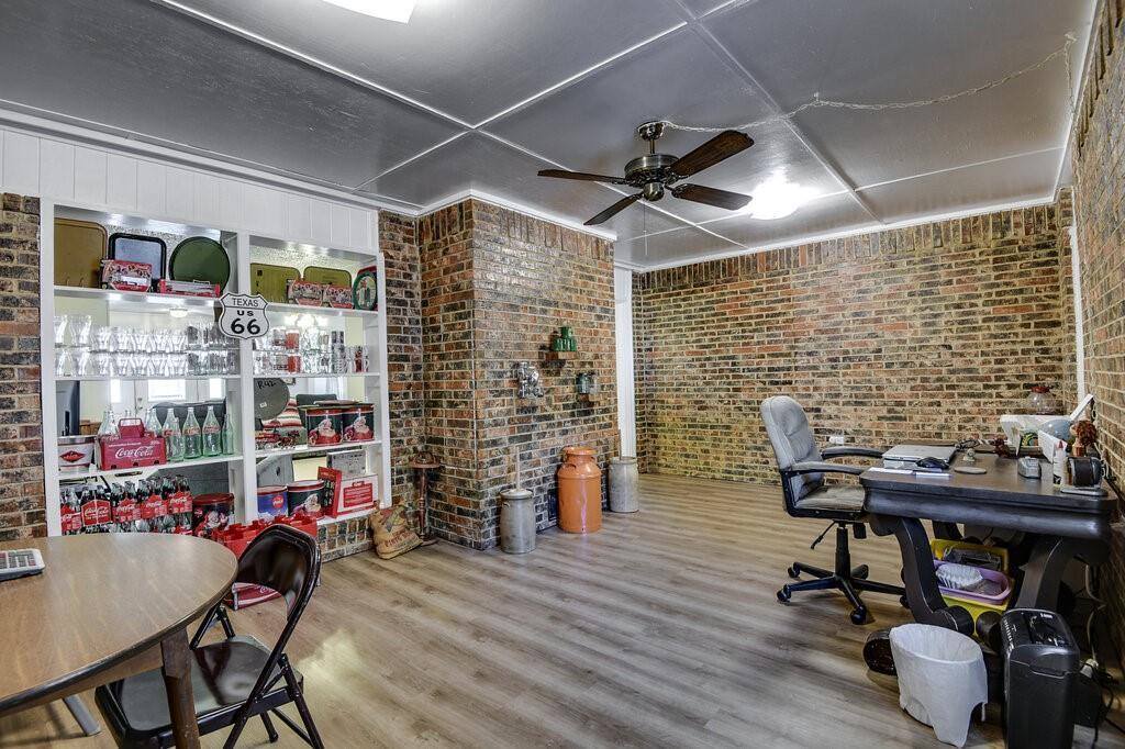 129 Connie Drive, DeSoto, TX 75115