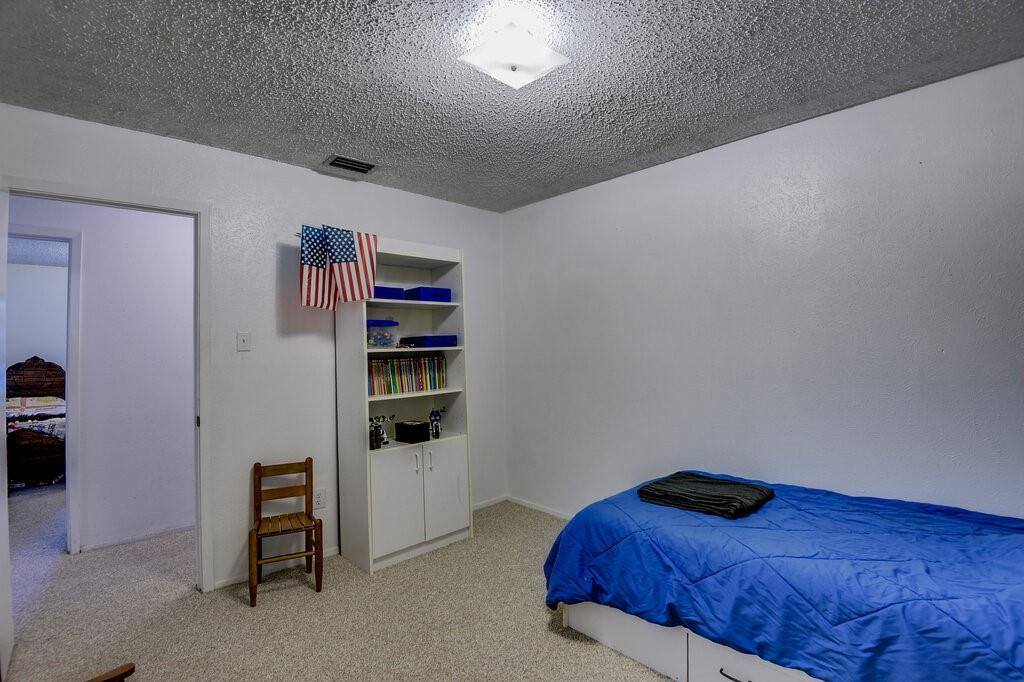 129 Connie Drive, DeSoto, TX 75115