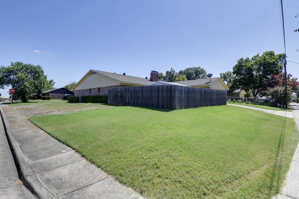 129 Connie Drive, DeSoto, TX 75115