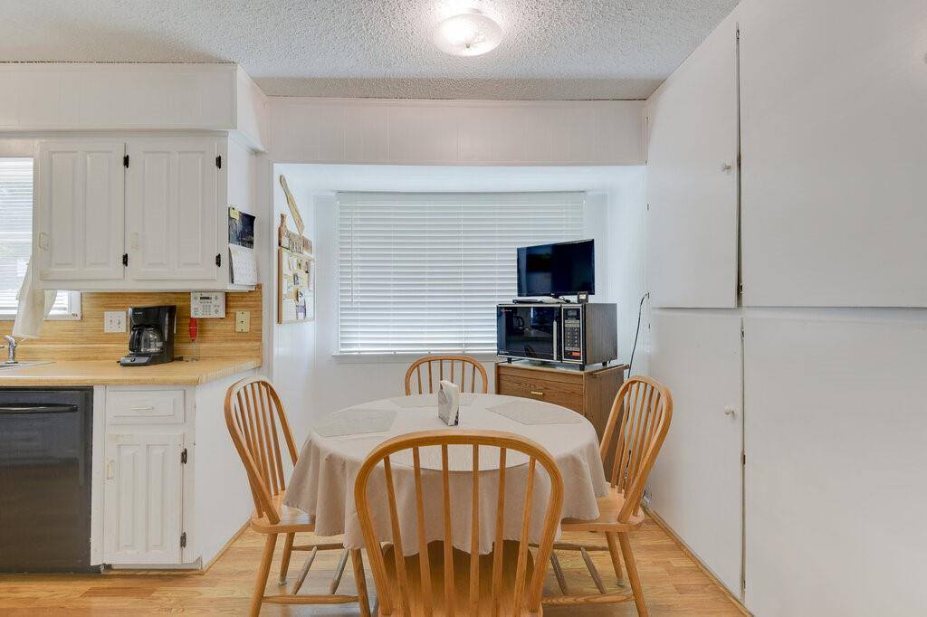 129 Connie Drive, DeSoto, TX 75115