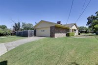 129 Connie Drive, DeSoto, TX 75115