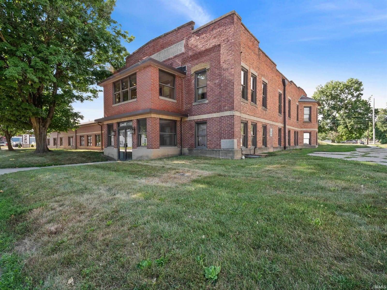 215 E Van Buren Street, Columbia City, IN 46725