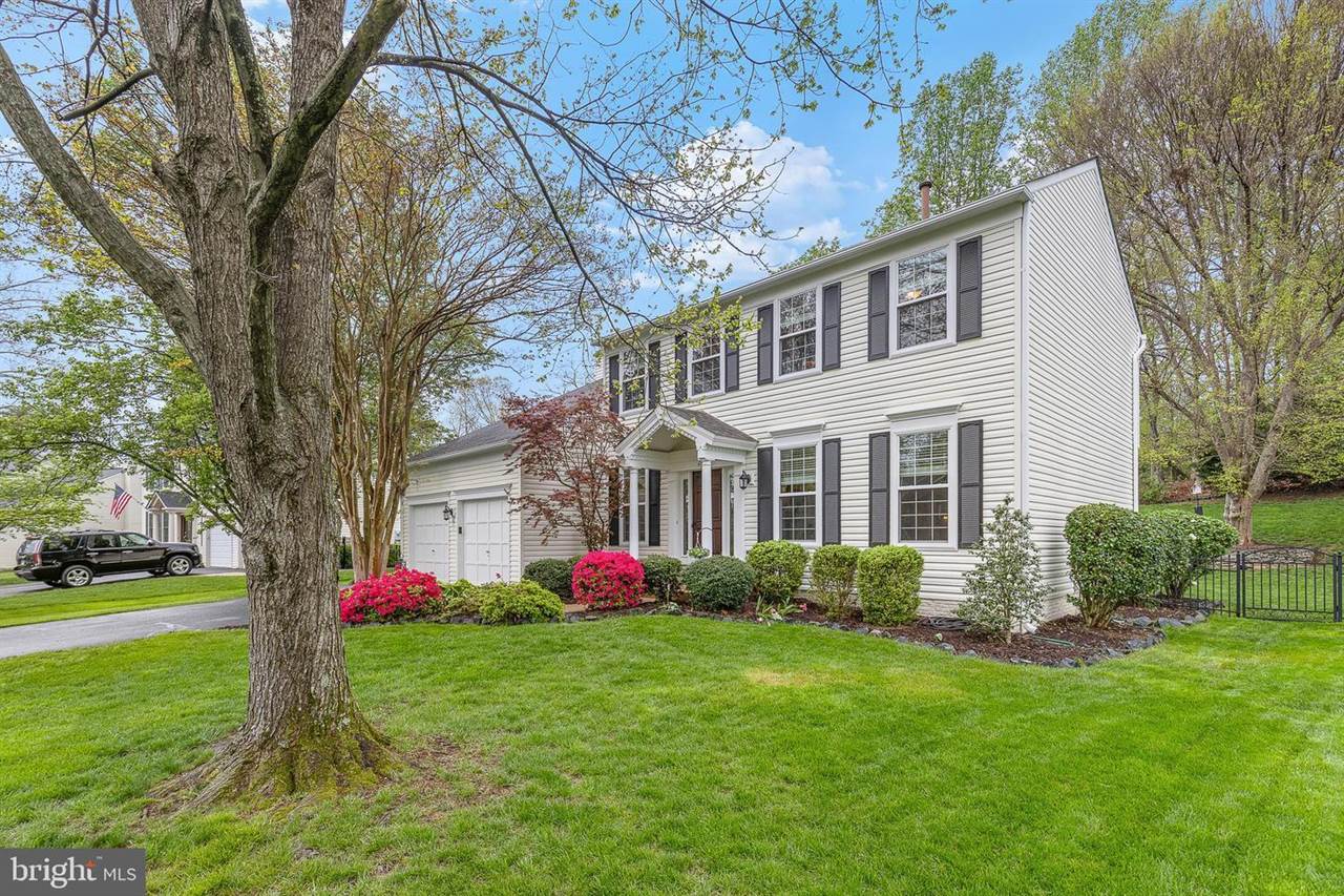 26 Blossom Wood Ct, Stafford, VA 22554