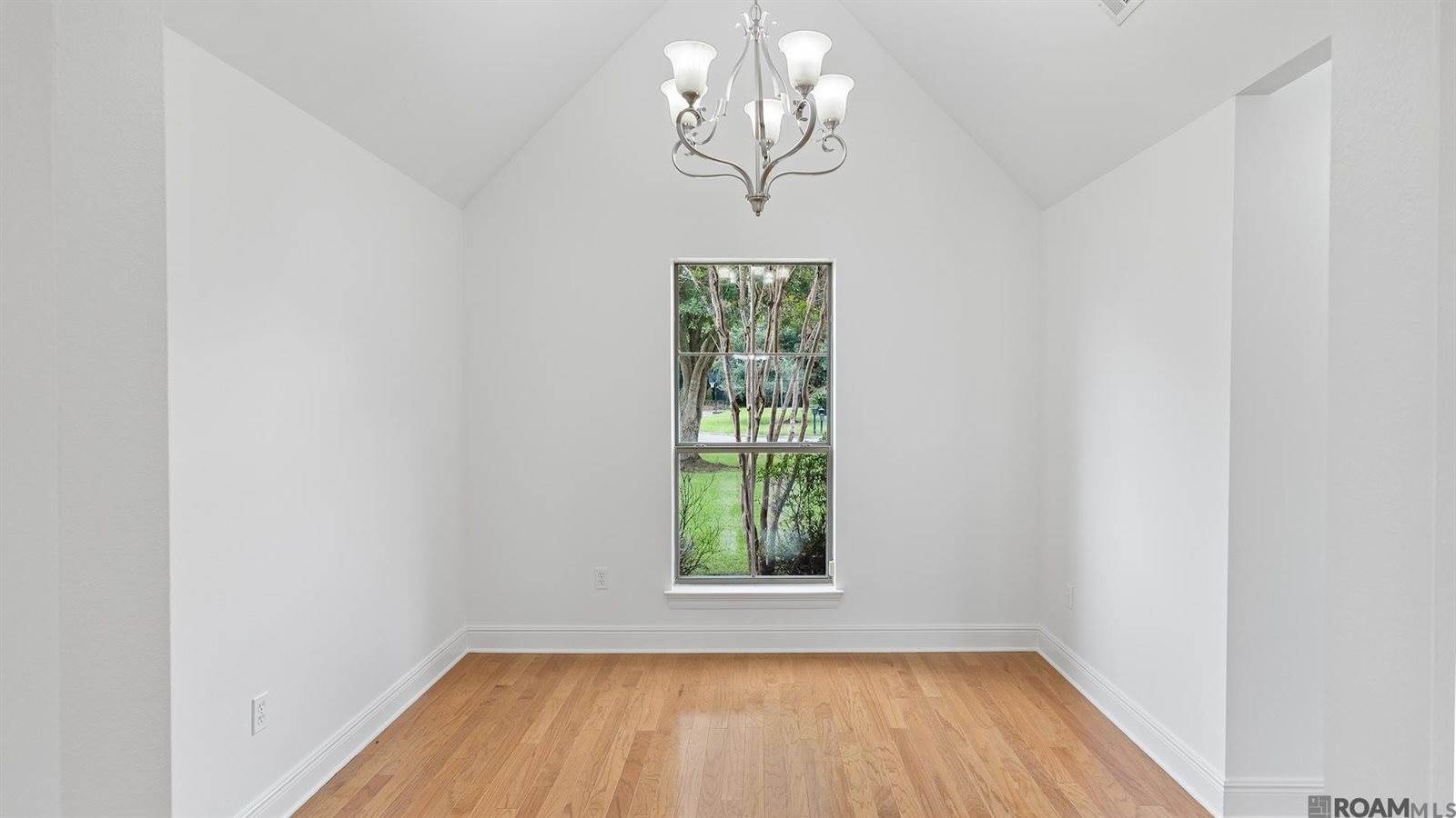 12237 Spring Valley Dr, Geismar, LA 70734