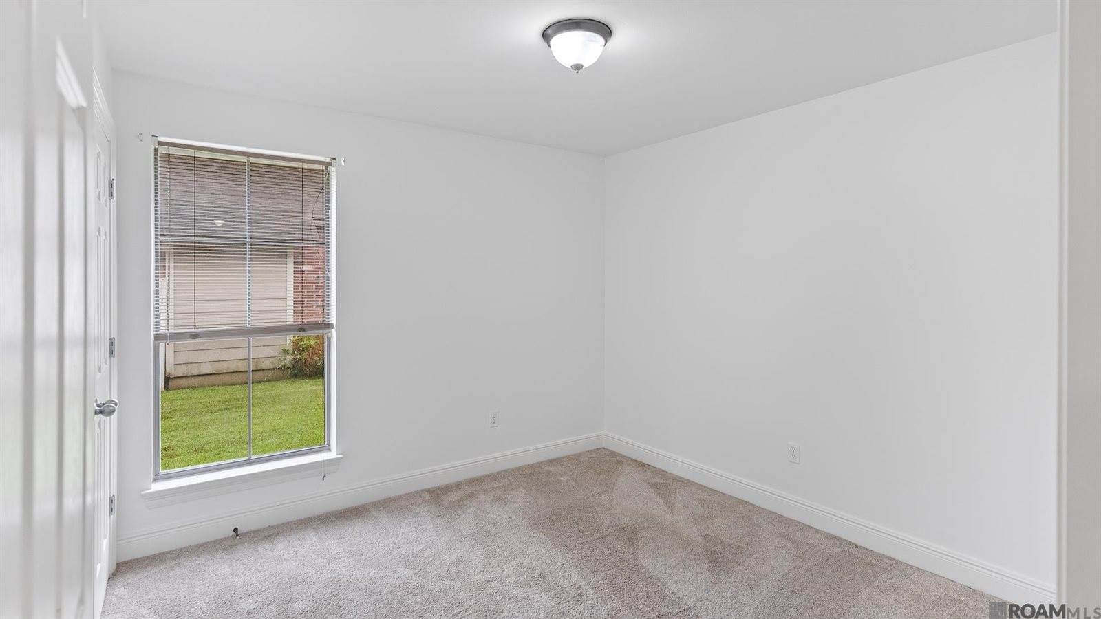 12237 Spring Valley Dr, Geismar, LA 70734