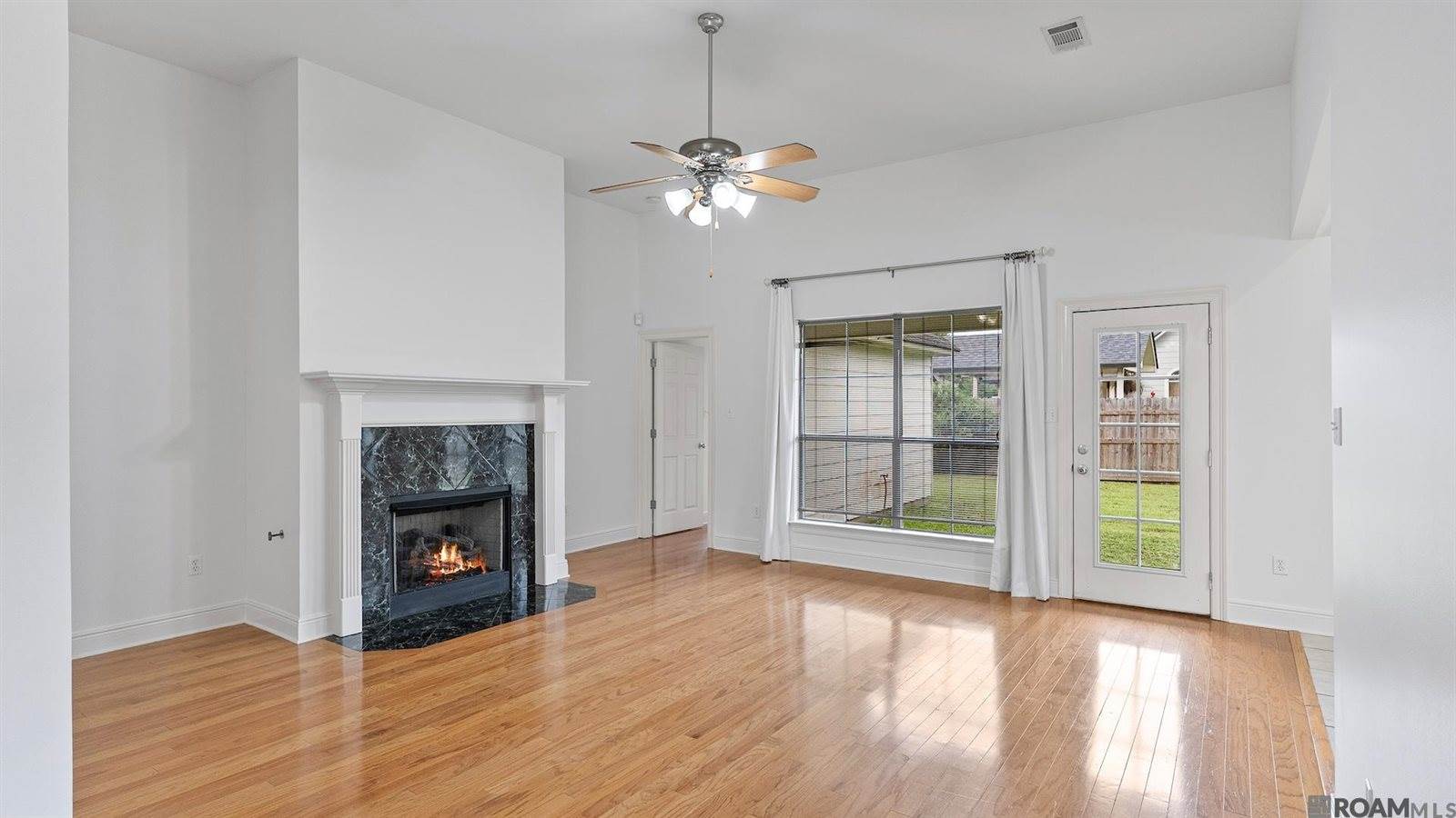 12237 Spring Valley Dr, Geismar, LA 70734