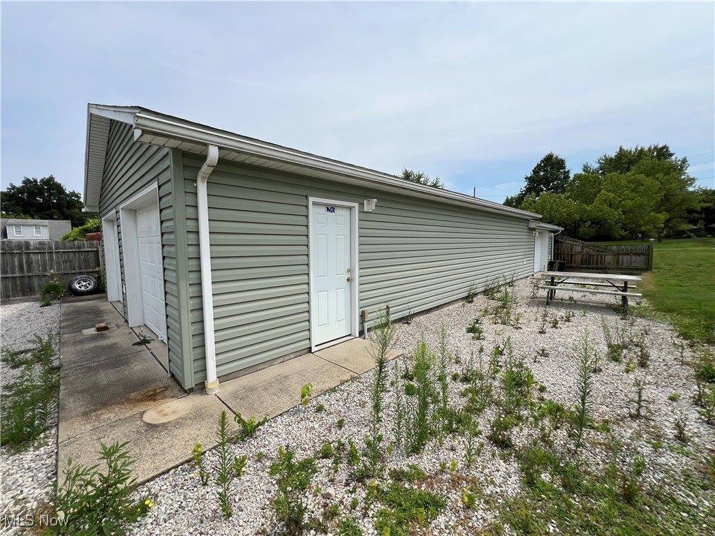 2909 Vestal Road, Youngstown, OH 44509