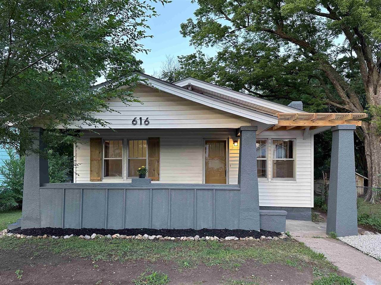 616 North 4th St, Arkansas City, KS 67005