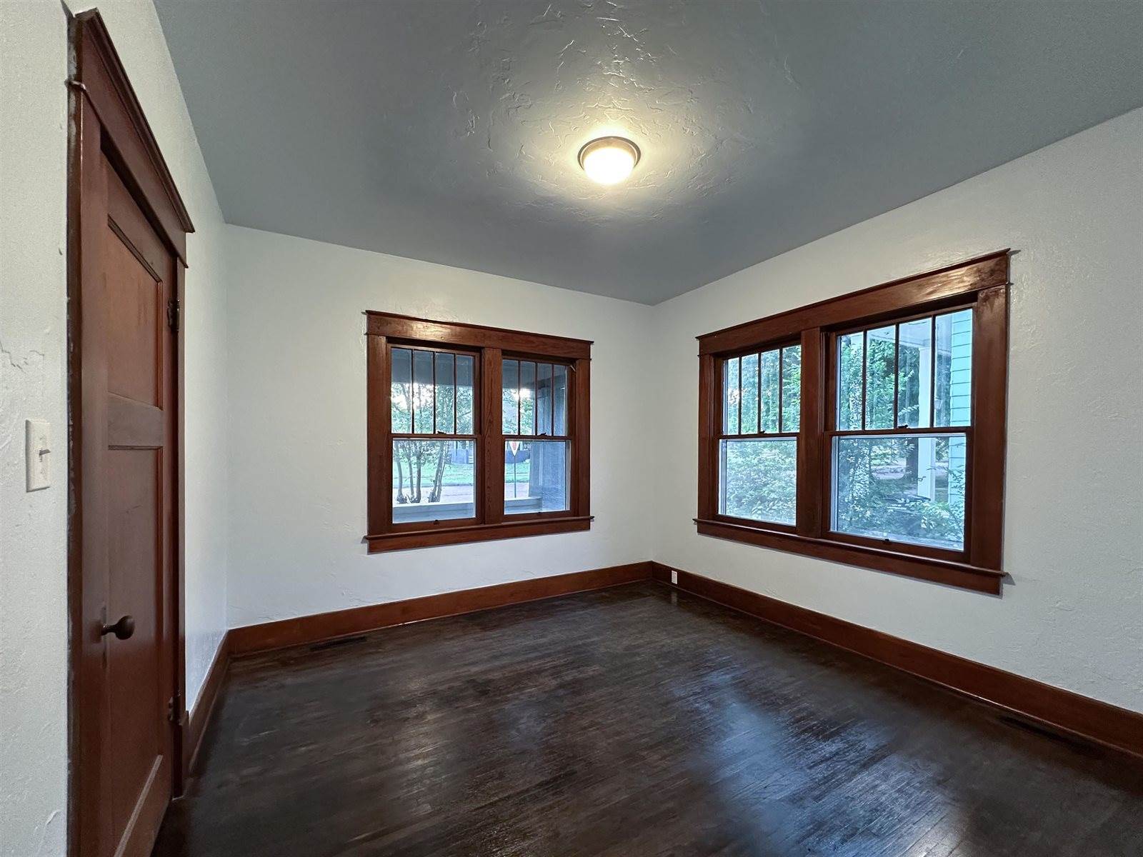 616 North 4th St, Arkansas City, KS 67005