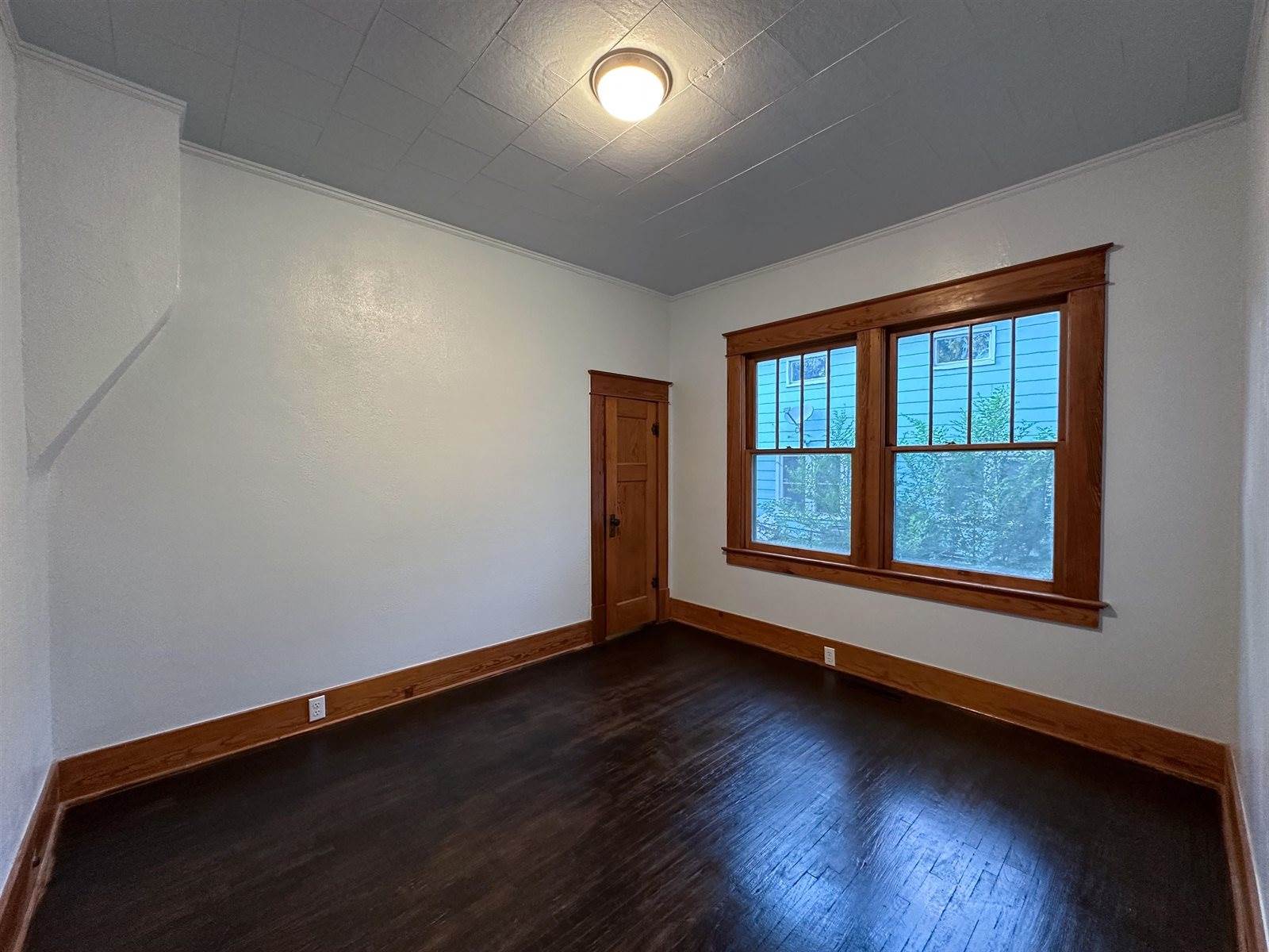 616 North 4th St, Arkansas City, KS 67005