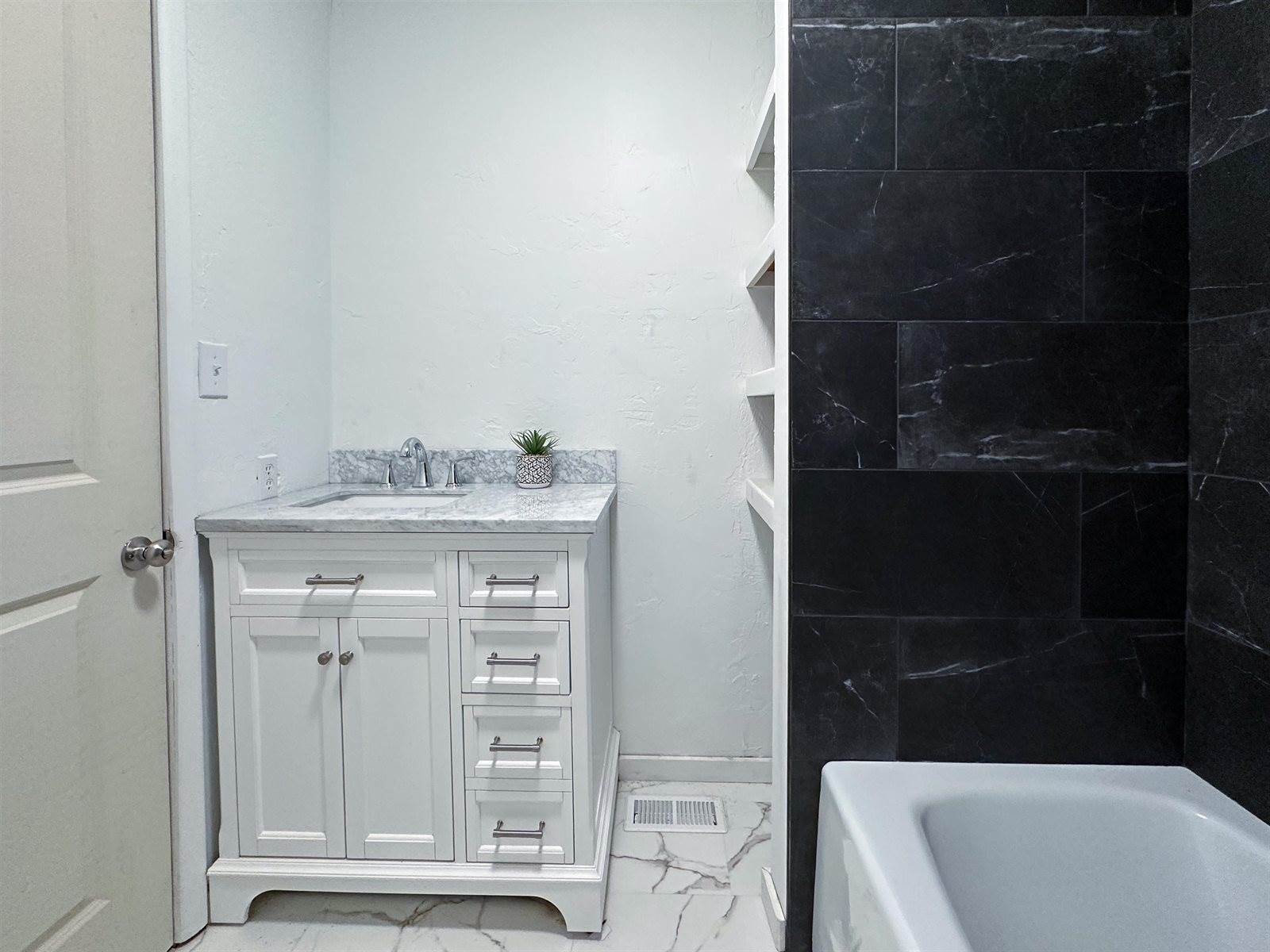 616 North 4th St, Arkansas City, KS 67005