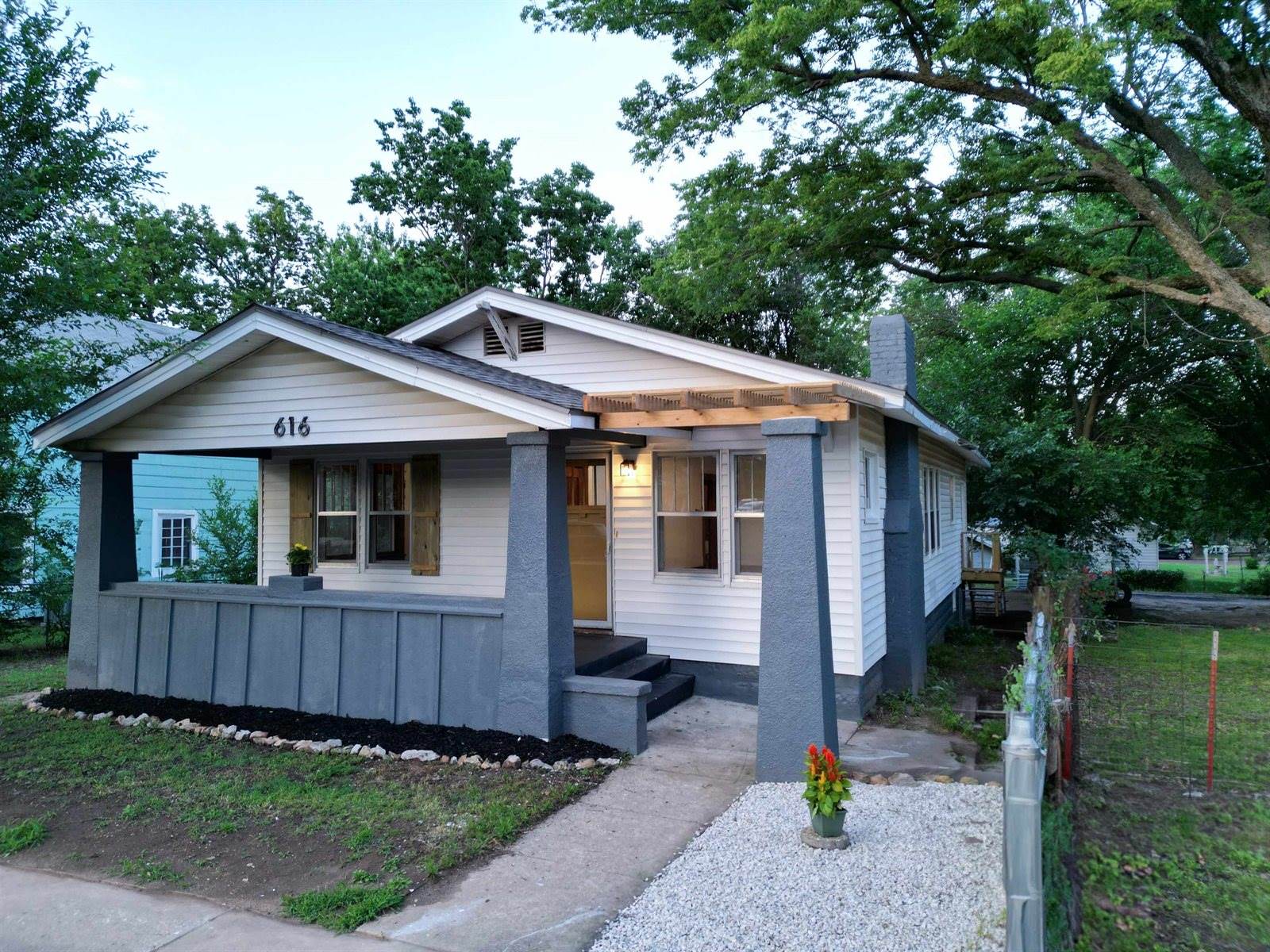 616 North 4th St, Arkansas City, KS 67005
