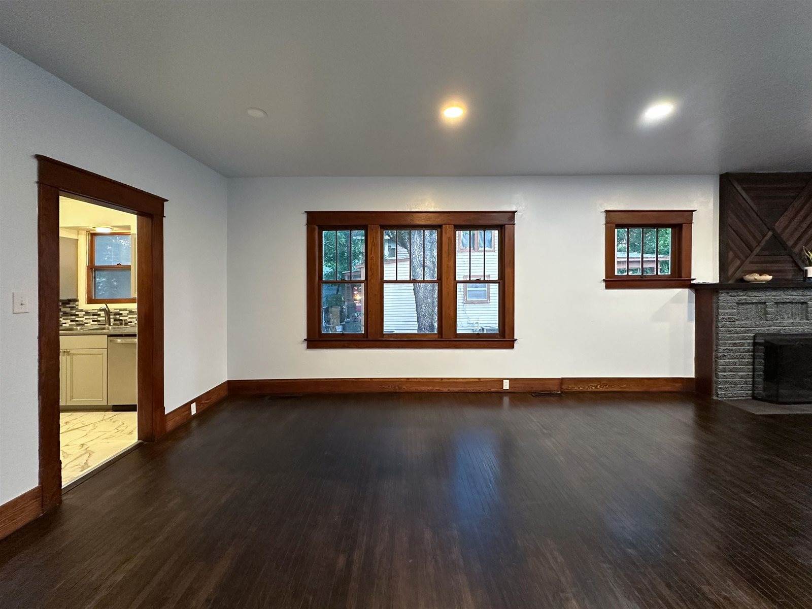 616 North 4th St, Arkansas City, KS 67005