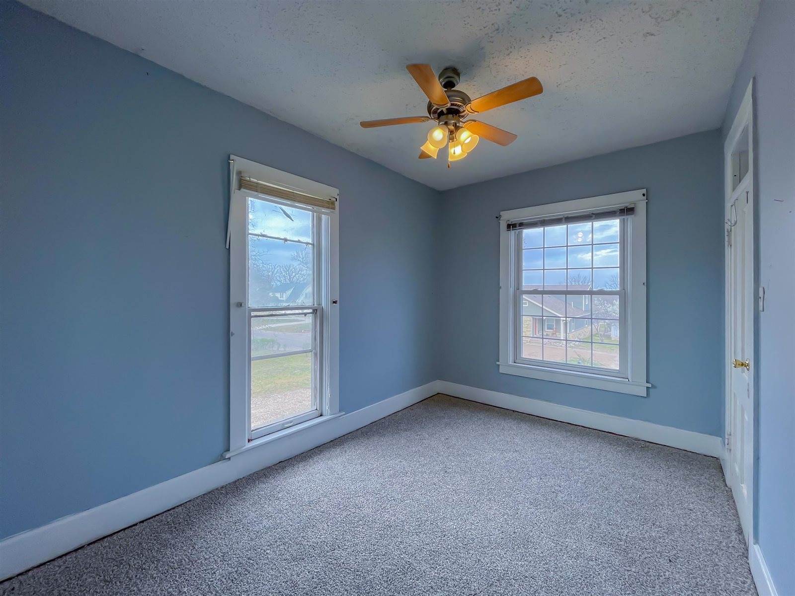 825 North 7th St, Arkansas City, KS 67005