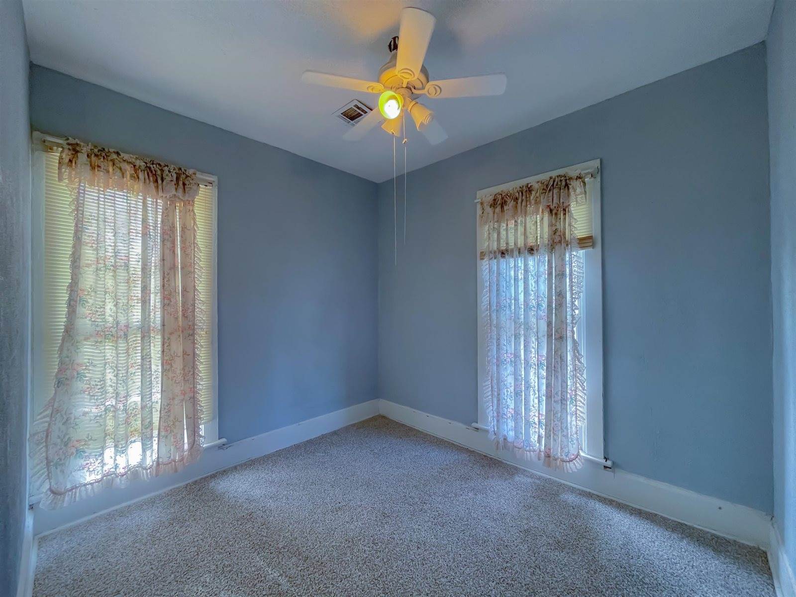 825 North 7th St, Arkansas City, KS 67005