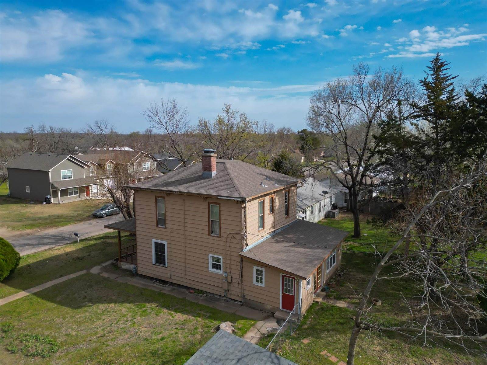 825 North 7th St, Arkansas City, KS 67005