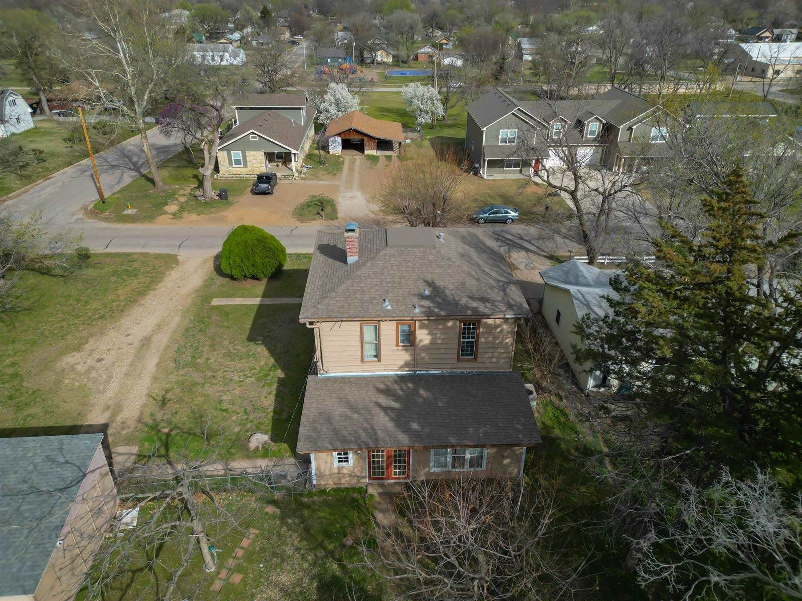 825 North 7th St, Arkansas City, KS 67005