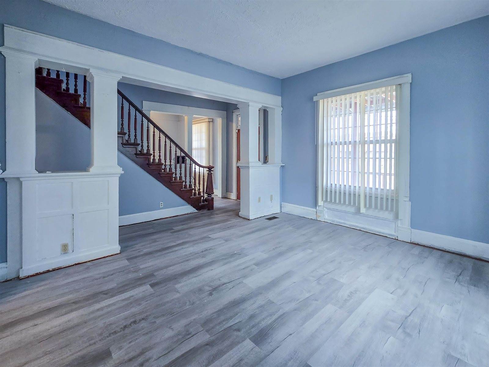 825 North 7th St, Arkansas City, KS 67005