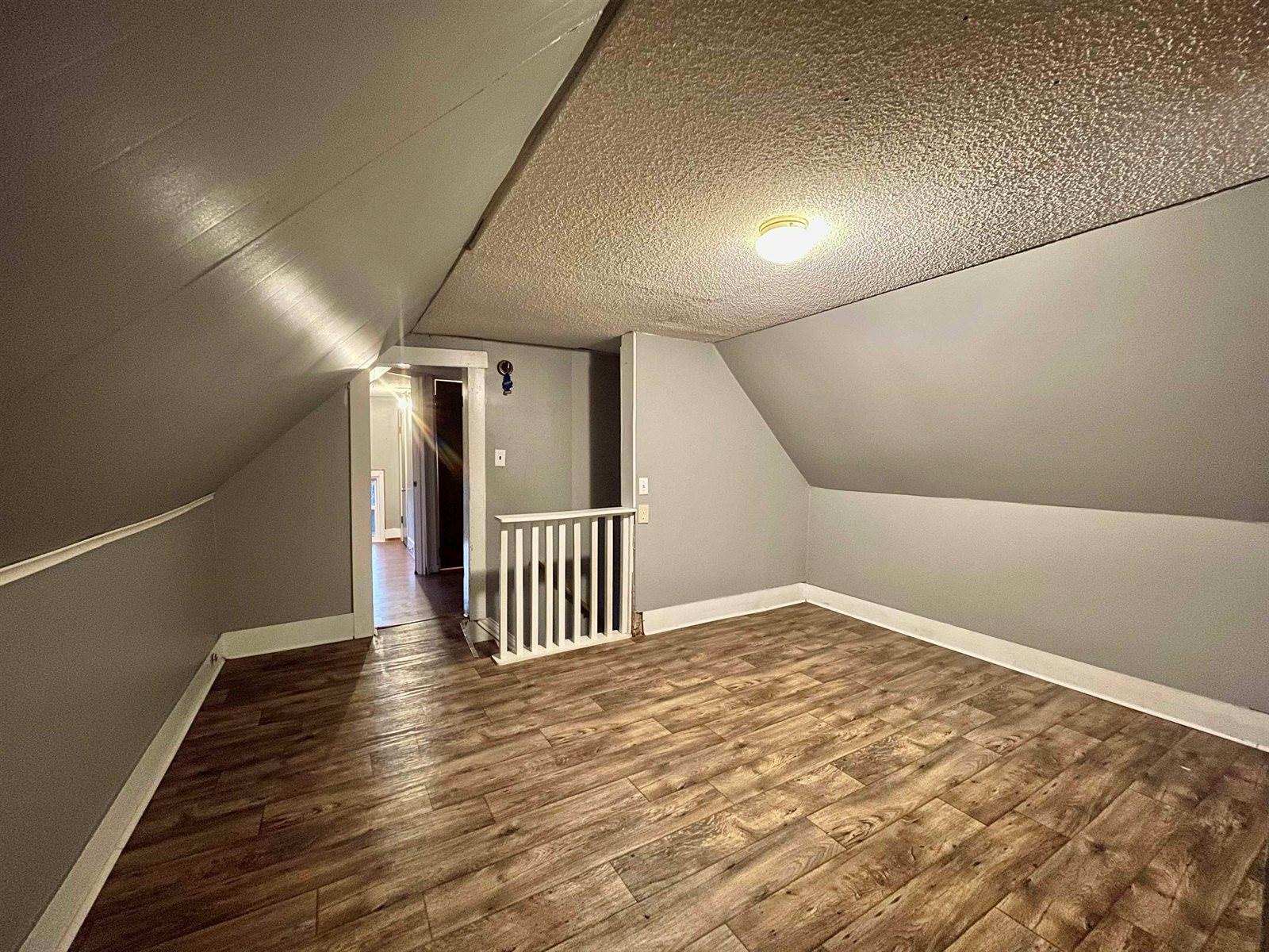 712 South C St, Arkansas City, KS 67005