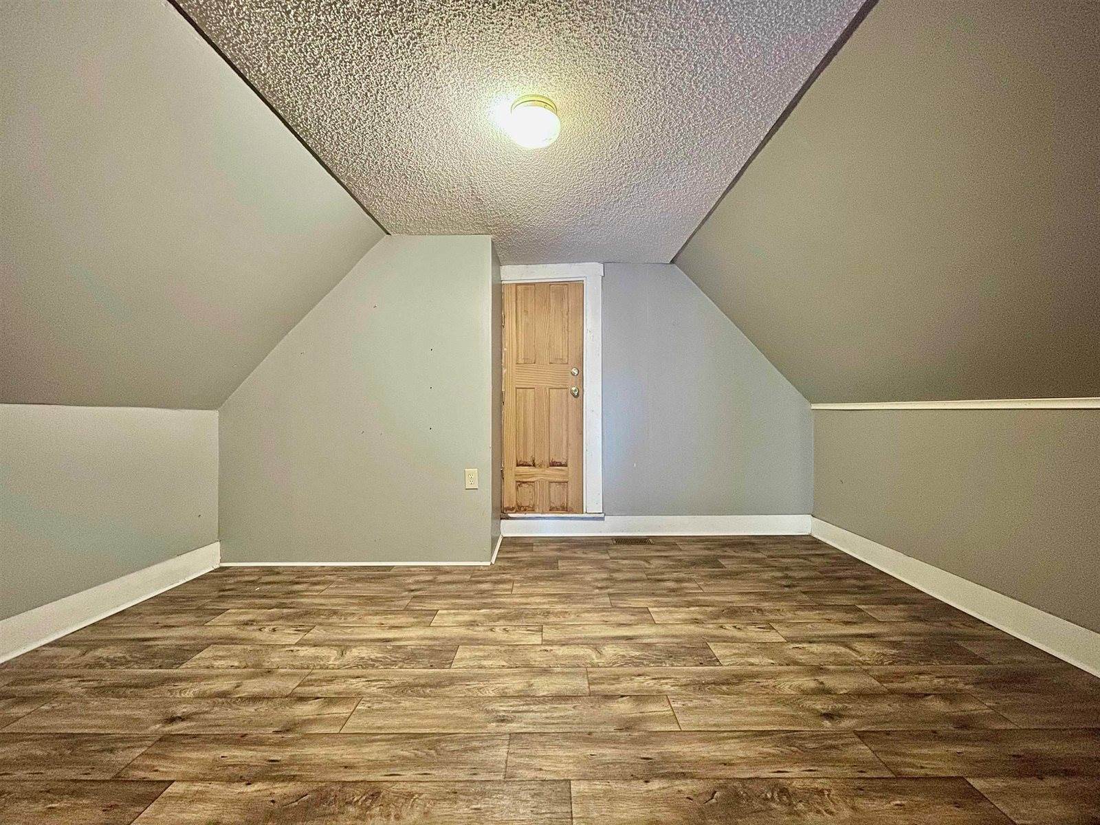 712 South C St, Arkansas City, KS 67005