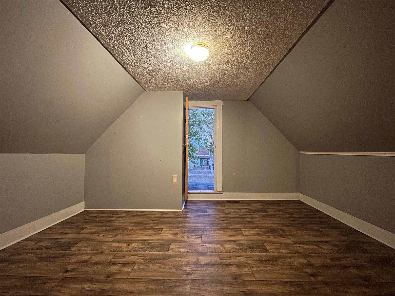 712 South C St, Arkansas City, KS 67005