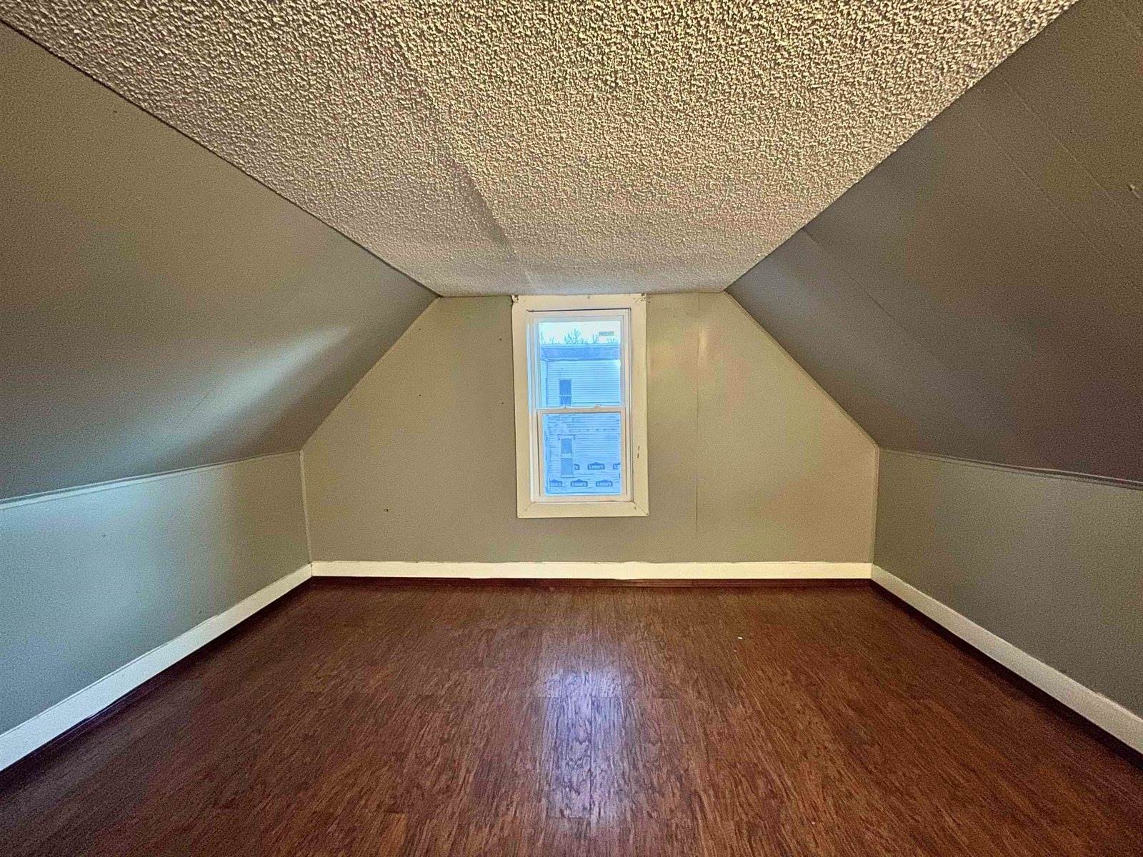 712 South C St, Arkansas City, KS 67005