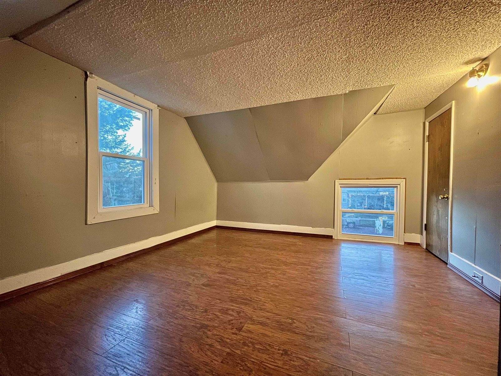 712 South C St, Arkansas City, KS 67005