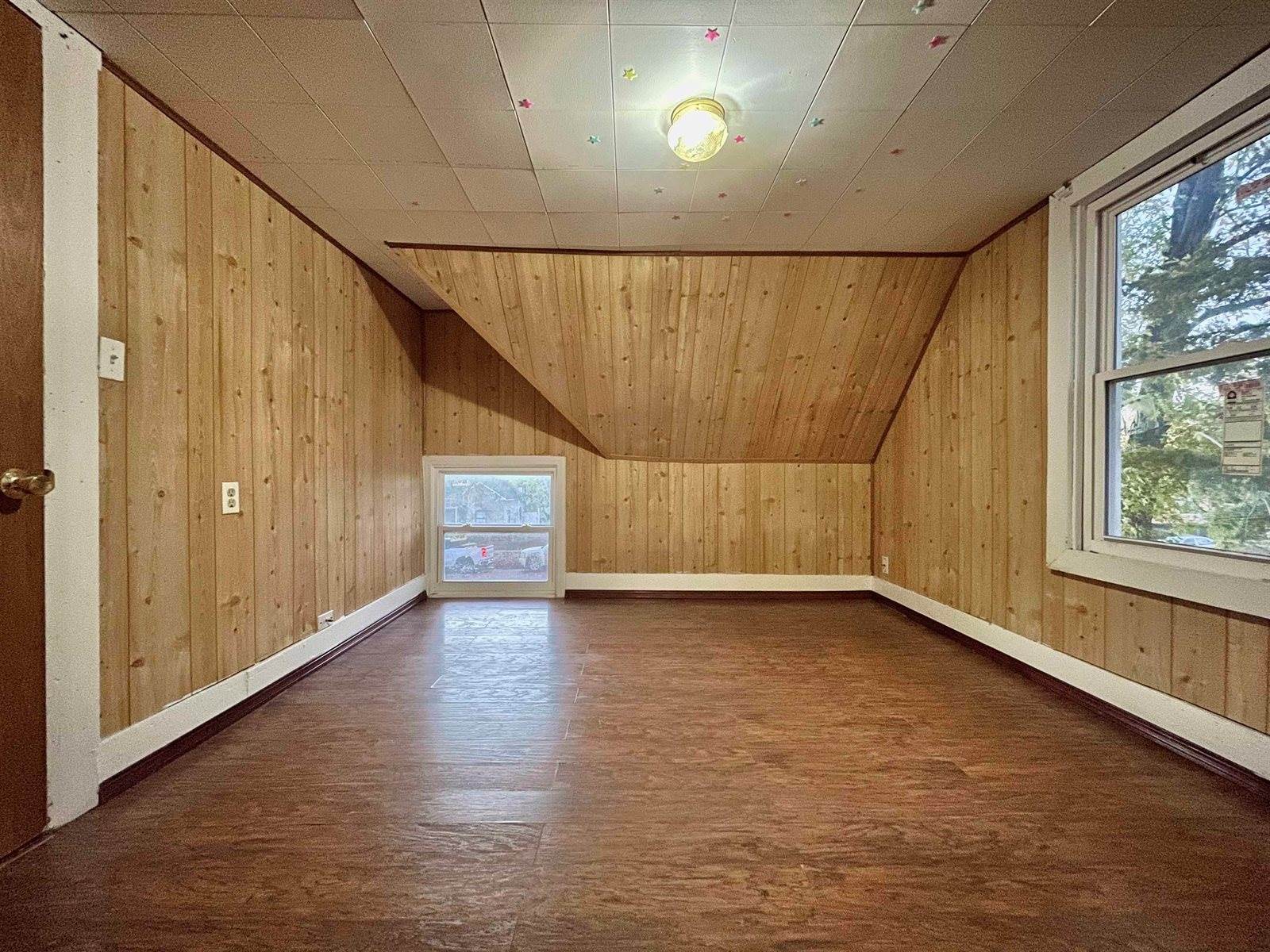 712 South C St, Arkansas City, KS 67005