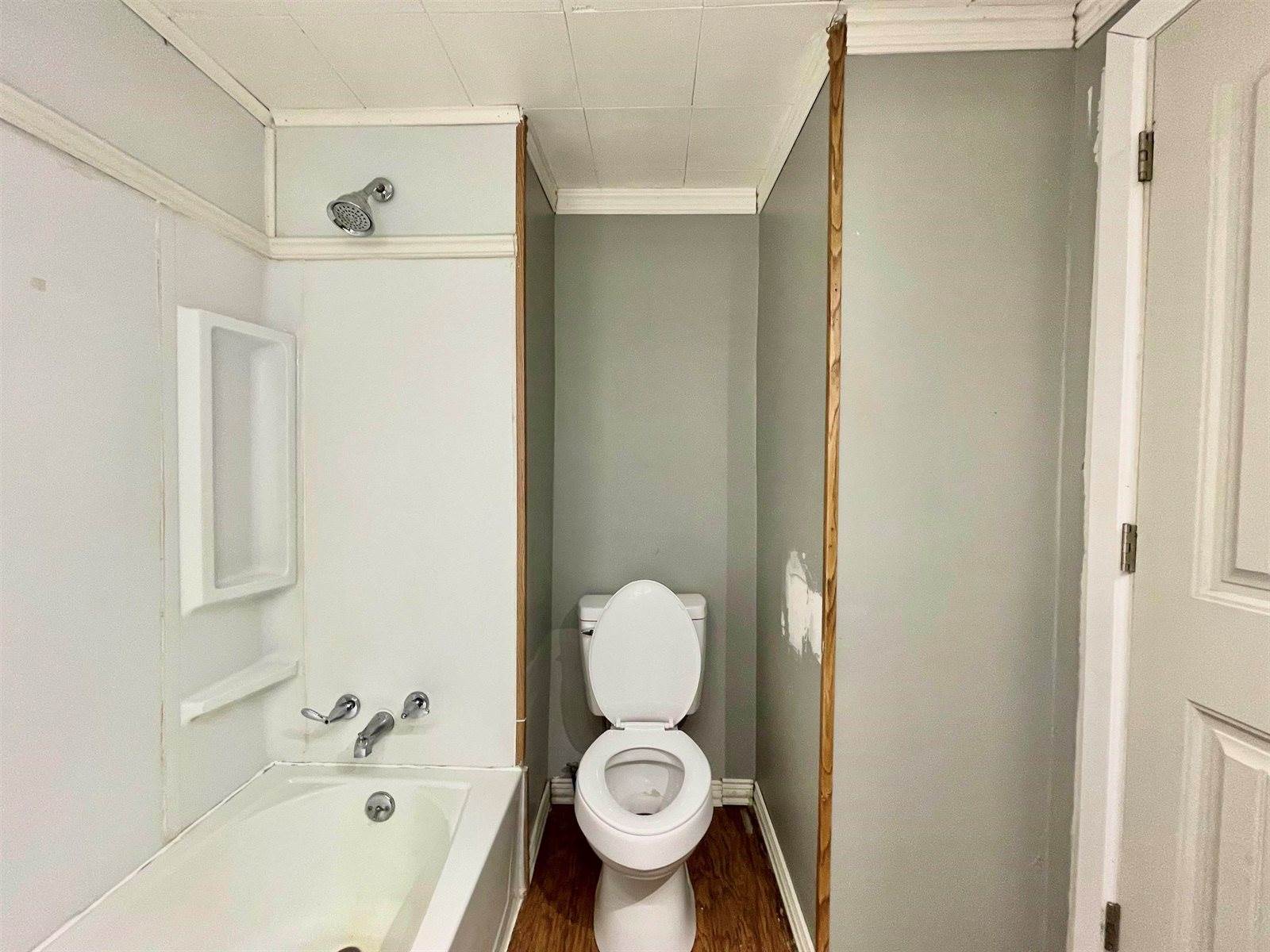 712 South C St, Arkansas City, KS 67005