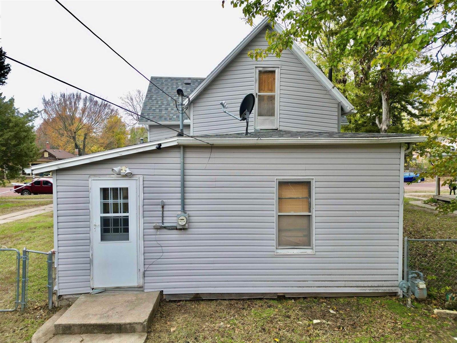 712 South C St, Arkansas City, KS 67005