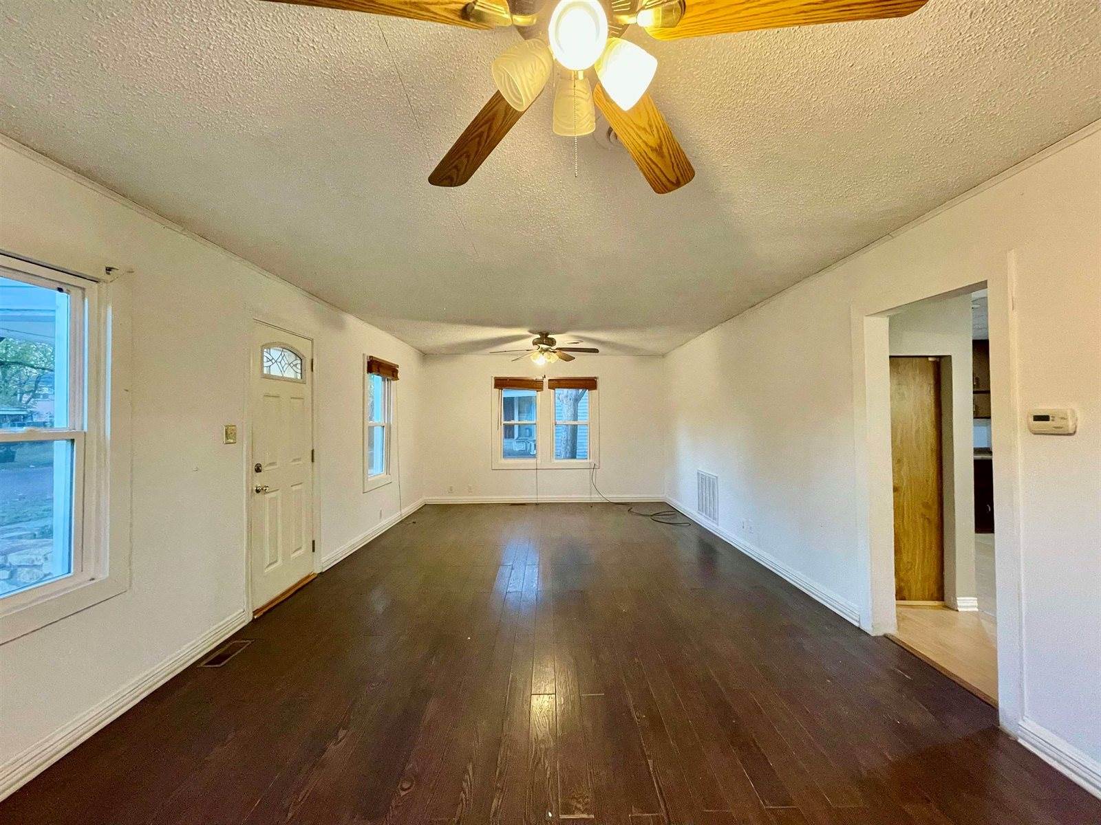 712 South C St, Arkansas City, KS 67005