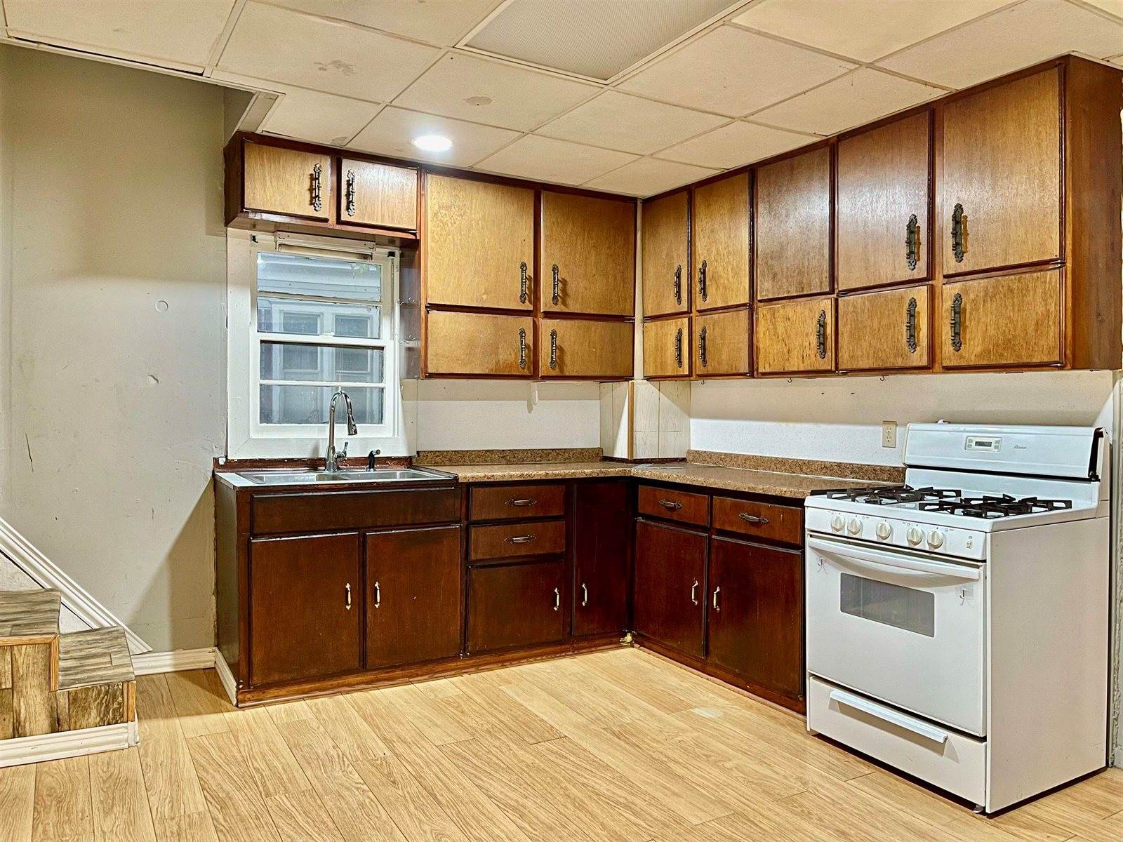 712 South C St, Arkansas City, KS 67005