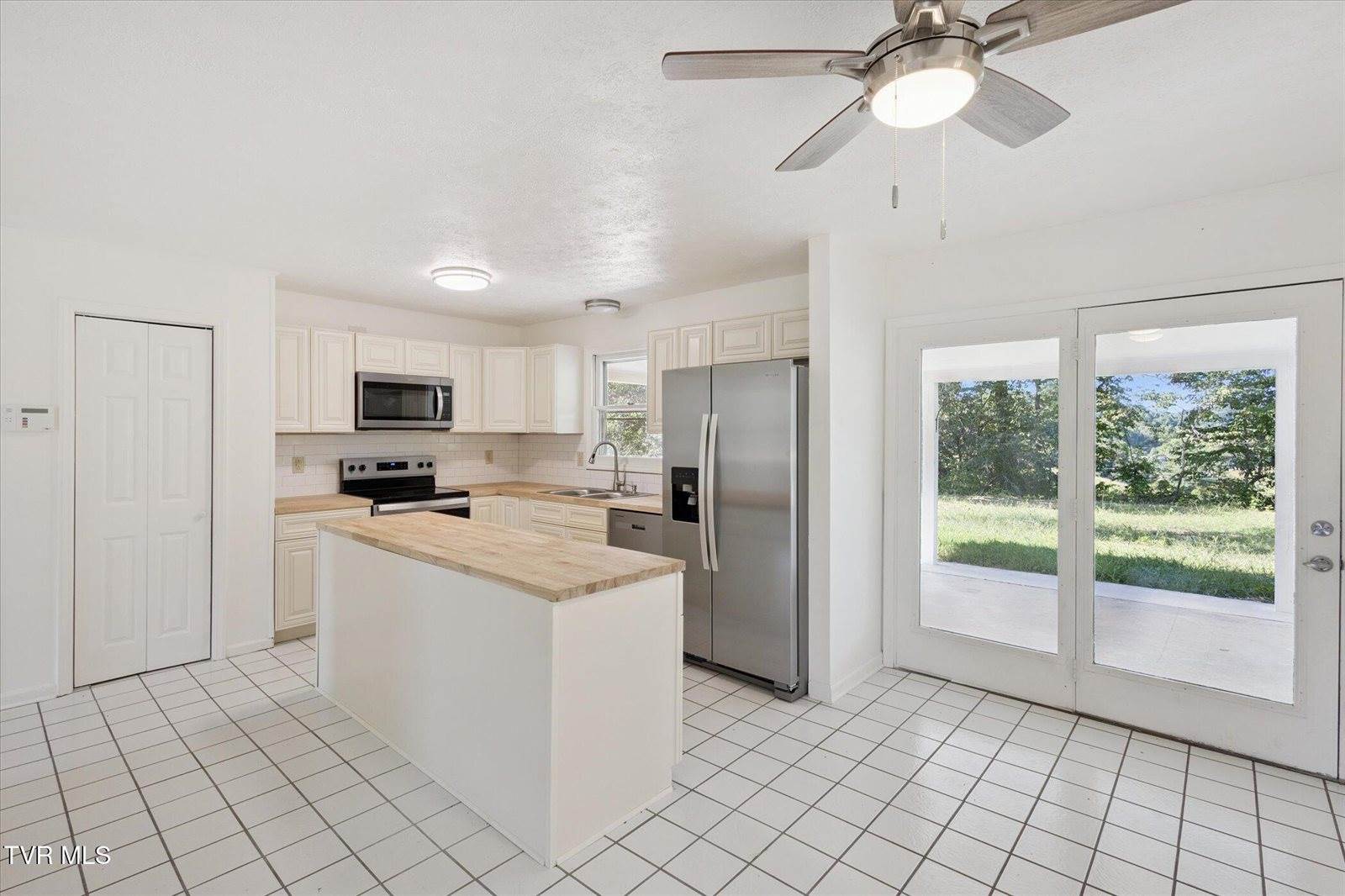 116 Horseshoe Bend Drive, Jonesborough, TN 37659