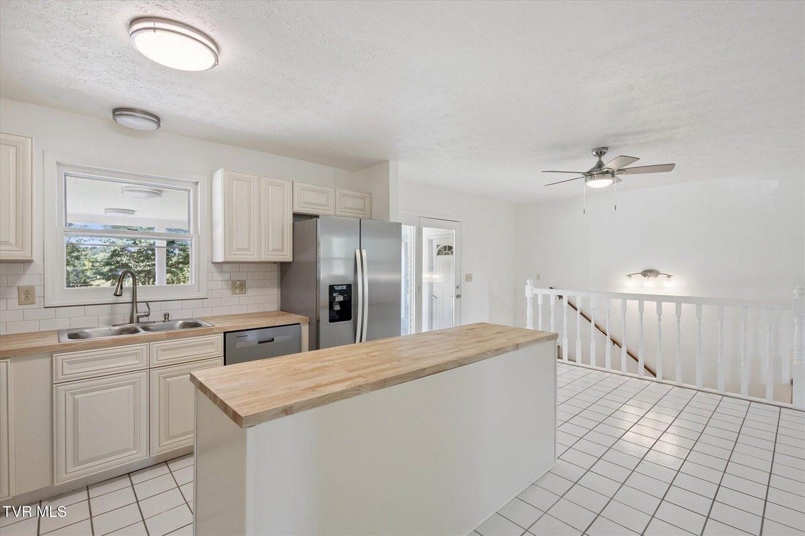 116 Horseshoe Bend Drive, Jonesborough, TN 37659