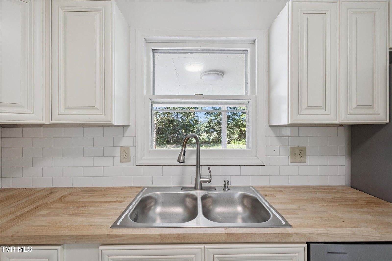 116 Horseshoe Bend Drive, Jonesborough, TN 37659