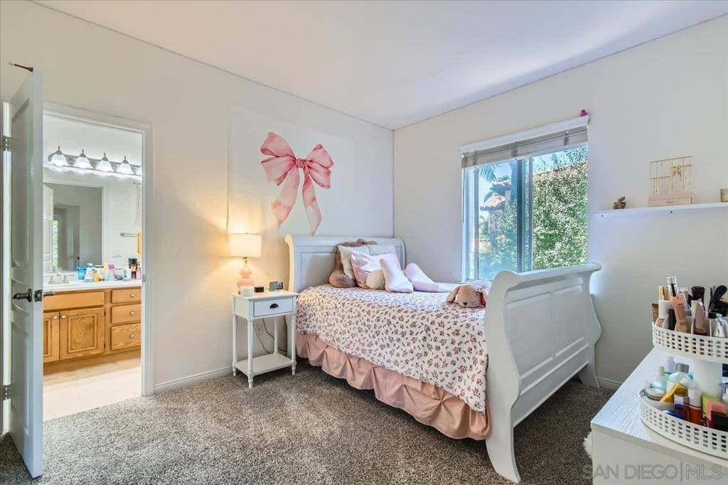 1382 Sparrow Rd, Carlsbad, CA 92011