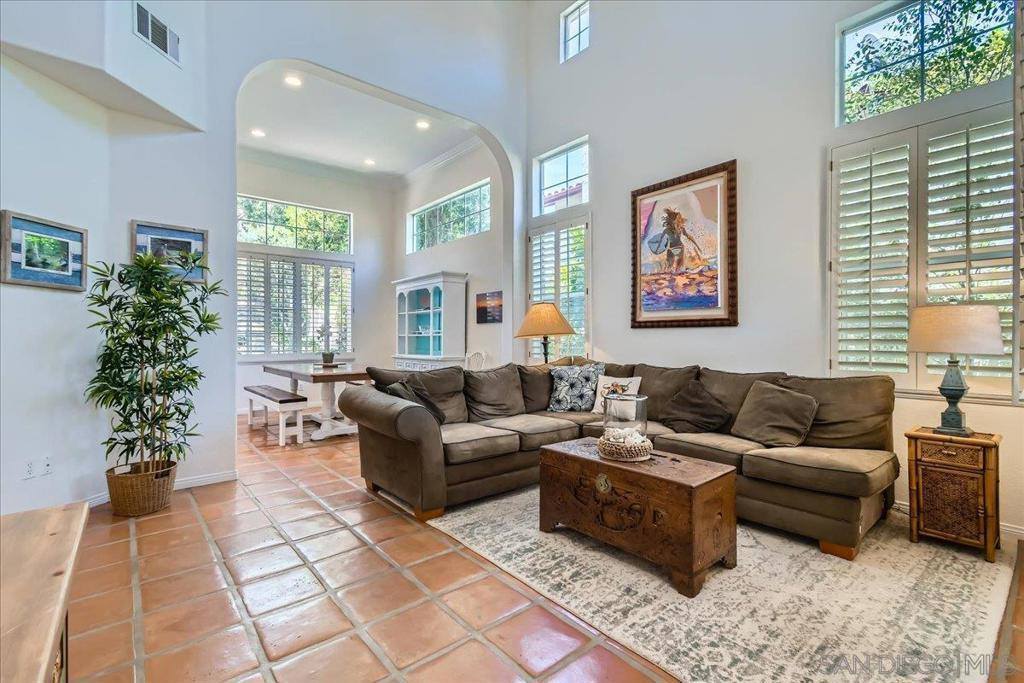 1382 Sparrow Rd, Carlsbad, CA 92011