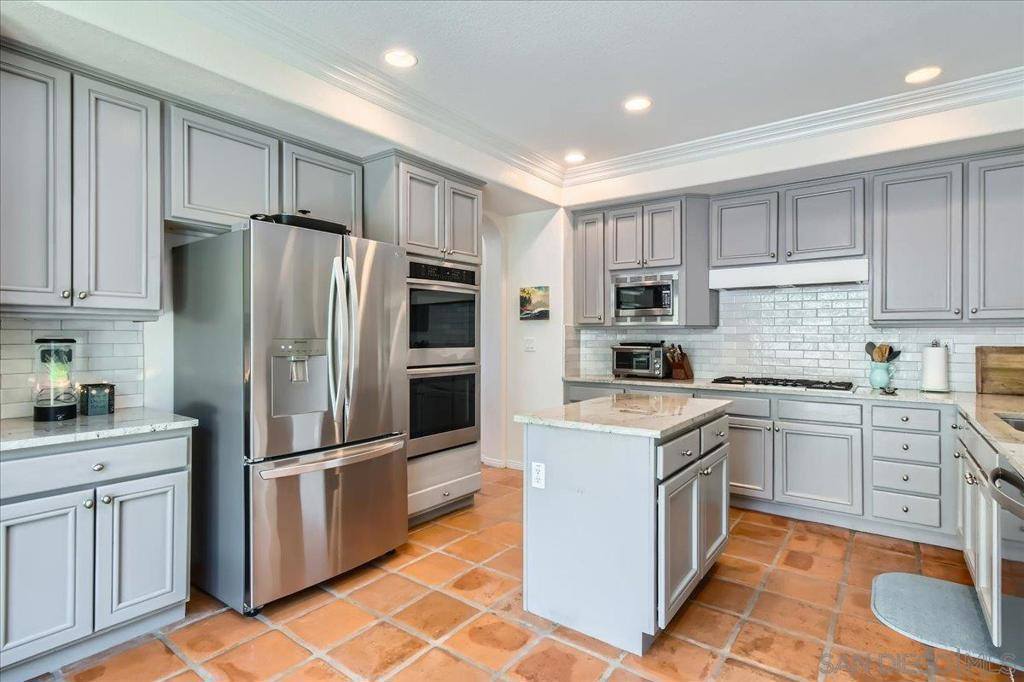 1382 Sparrow Rd, Carlsbad, CA 92011