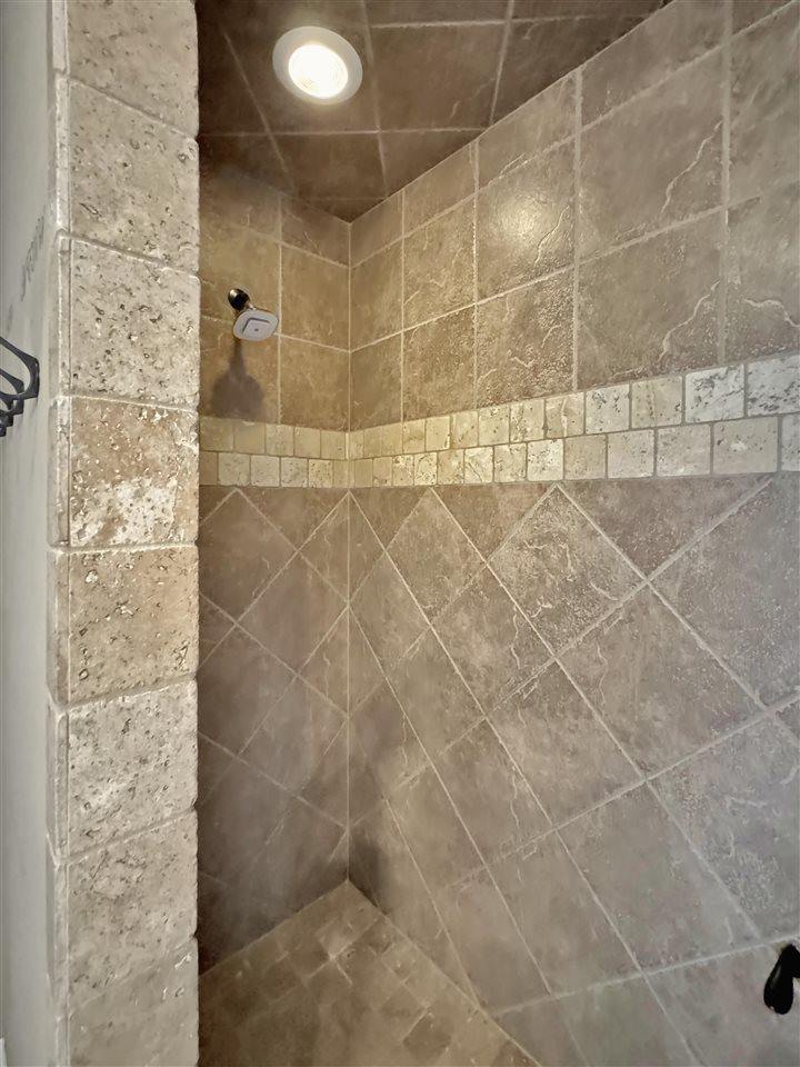 4305 NE Flycatcher Ln, Lawton, OK 73507