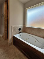 4305 NE Flycatcher Ln, Lawton, OK 73507