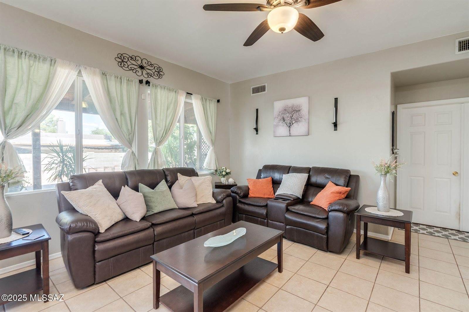 5525 South Gainsborough Road, Tucson, AZ 85746