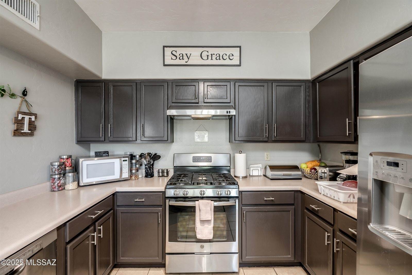 5525 South Gainsborough Road, Tucson, AZ 85746