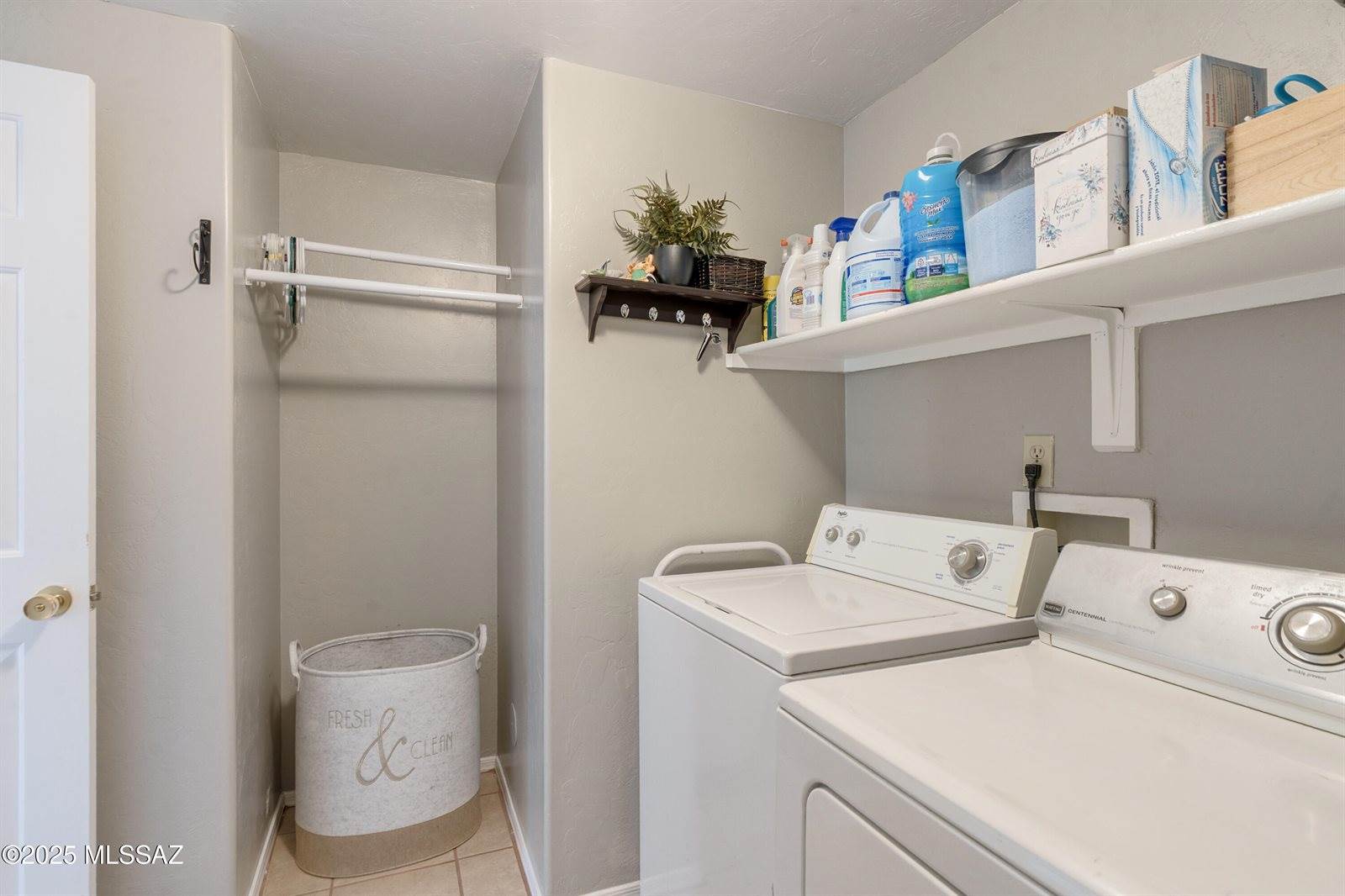 5525 South Gainsborough Road, Tucson, AZ 85746