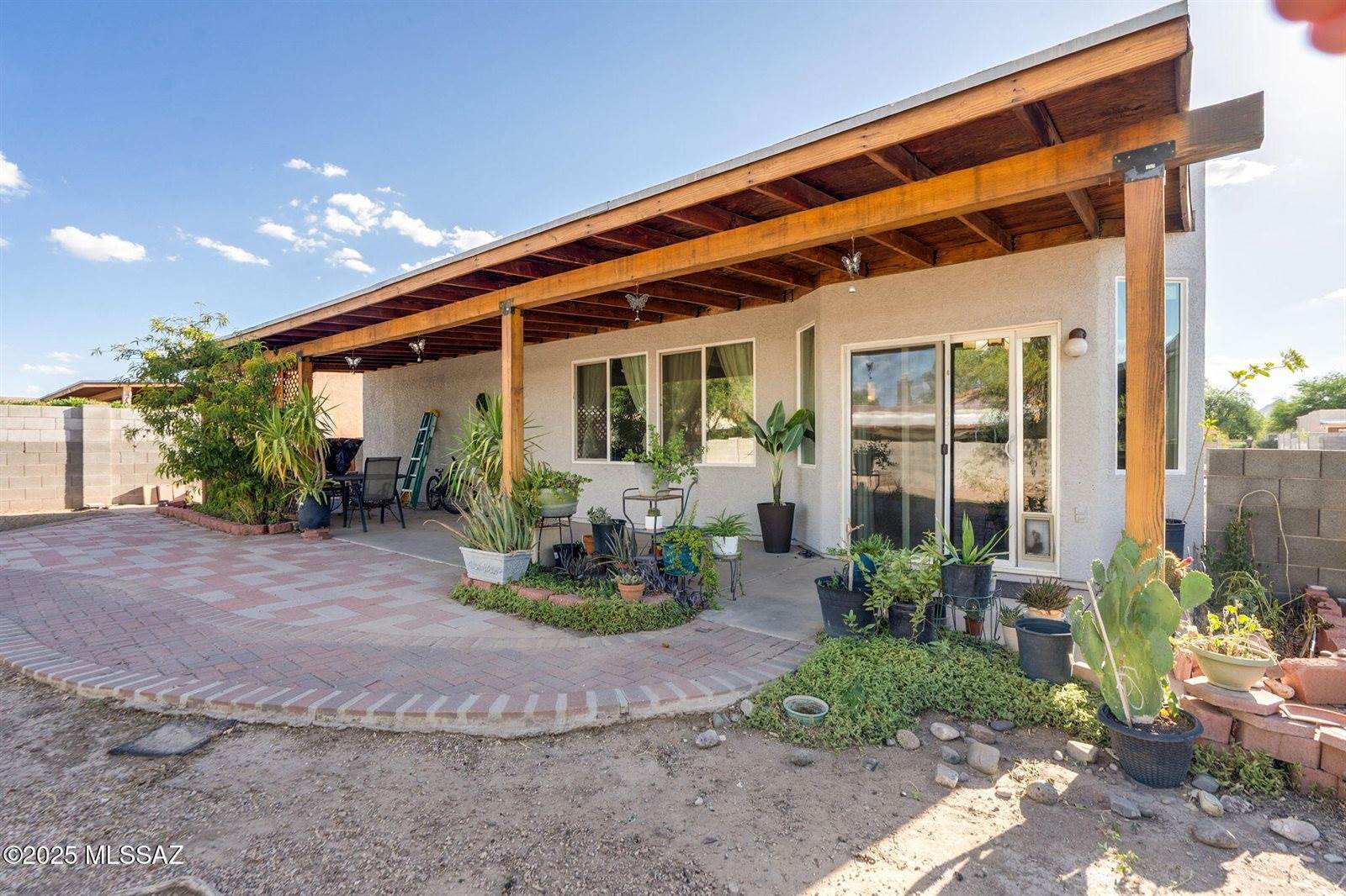 5525 South Gainsborough Road, Tucson, AZ 85746