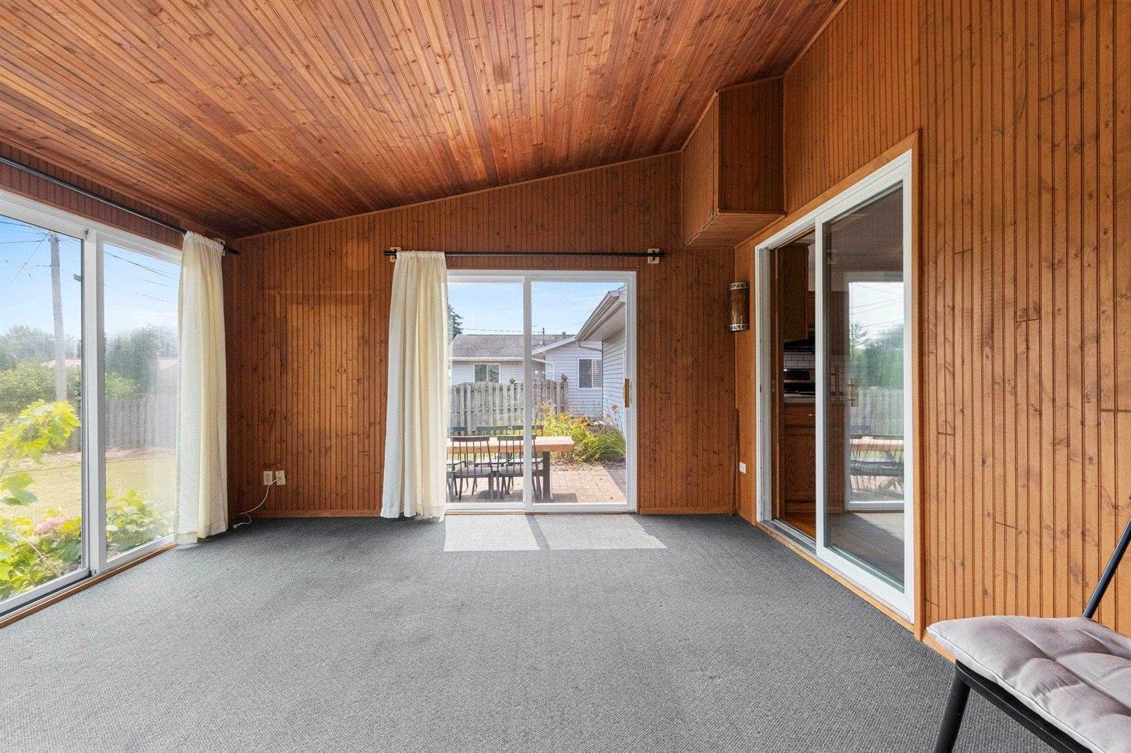 1366 Pinehurst Lane, Neenah, WI 54956