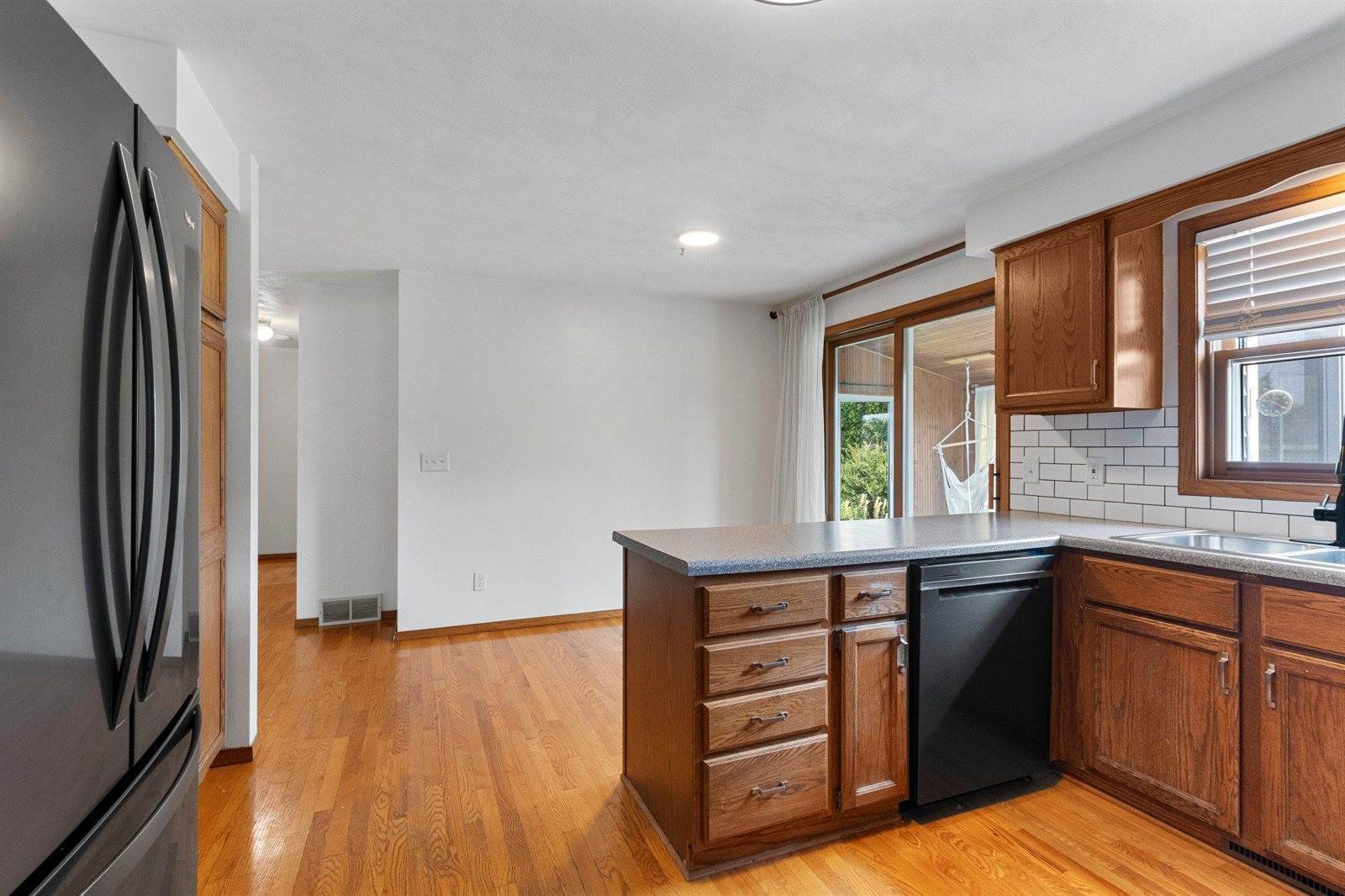 1366 Pinehurst Lane, Neenah, WI 54956